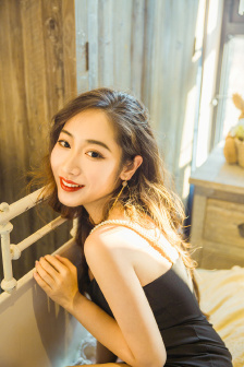 春色无边女儿国